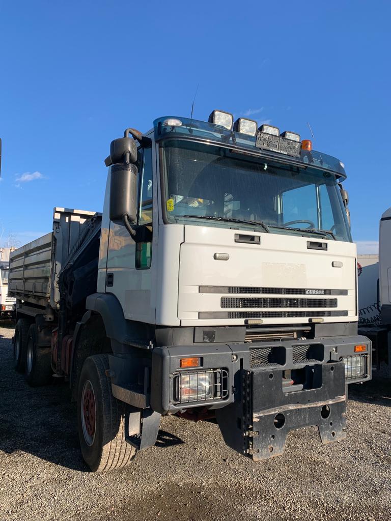 IVECO 6×6 Kipper mit Hiab 144-4 Funk Kran