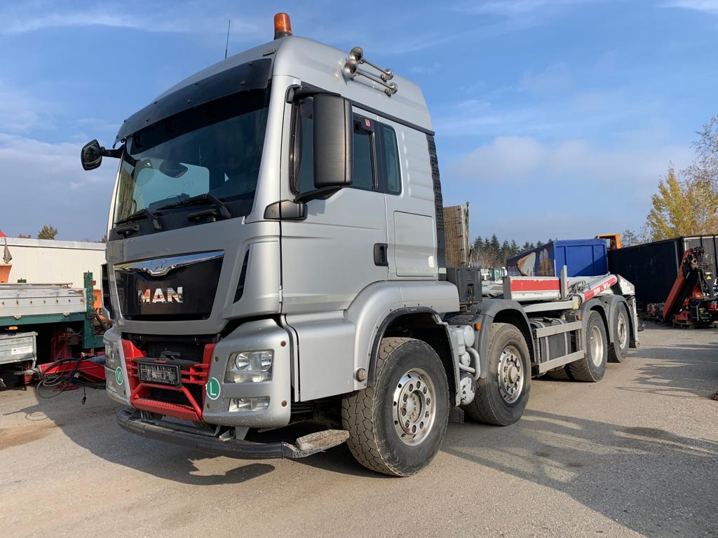 MAN TGS 35 440 mit Silosteller